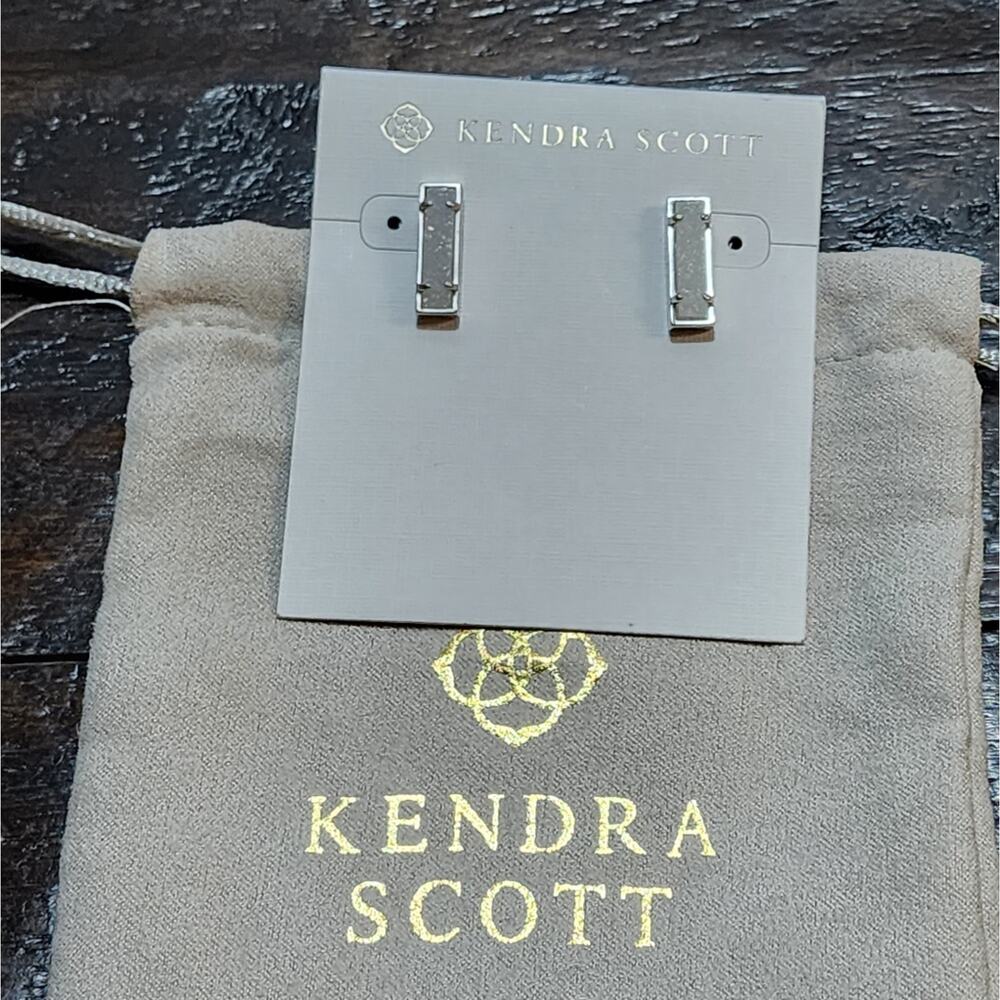 Kendra scott‎ silver and sparkly drusy Lady stud earrings new!! - Picture 3 of 5